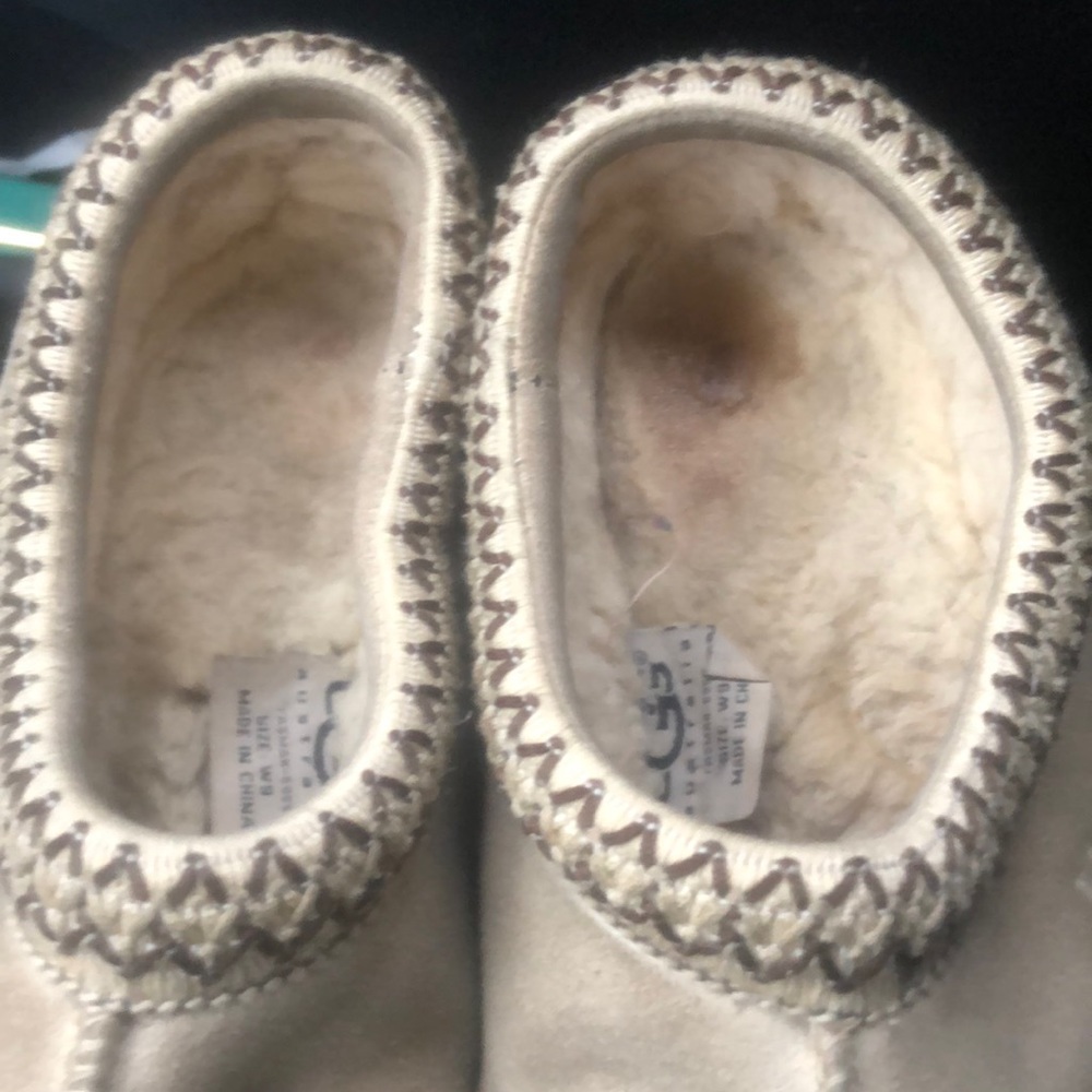 Uggs - Picture 4 of 7